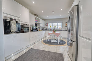 Kitchen- click for photo gallery